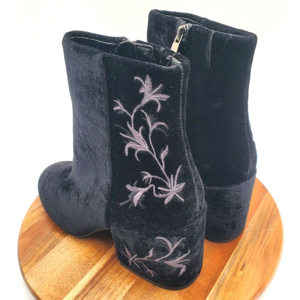 KENNETH COLE Velvet Boots Women Black 8M Block Heels Embroidered Whimsigoth